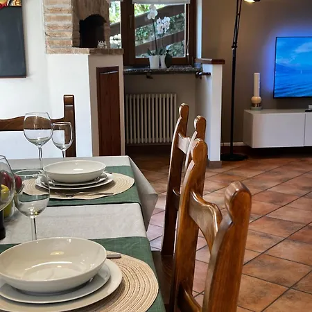 Luxury - Aurelia's Panoramic Nest - View Mandello del Lario