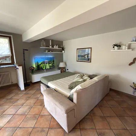 Luxury - Aurelia's Panoramic Nest - View Mandello del Lario