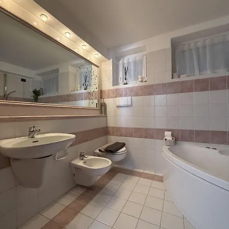 Luxury - Aurelia's Panoramic Nest - View * Mandello del Lario